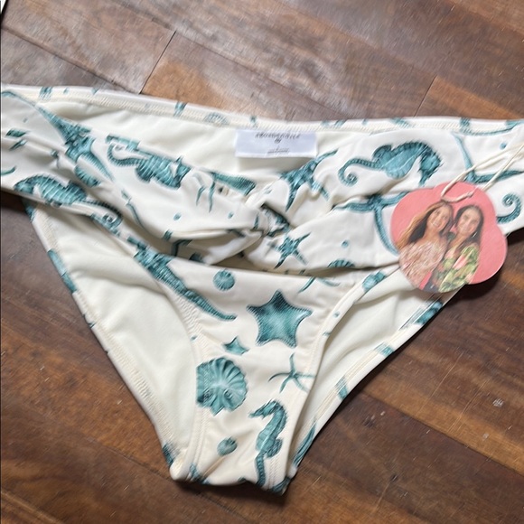 Agua Bendita Other - Agua bendita swim bottom